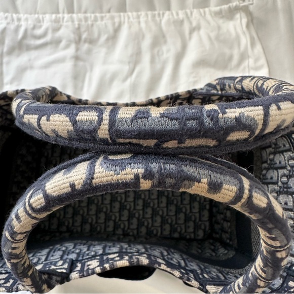 Christian Dior Blue Oblique Embroidered Catherine Tote Bag - Picture 7 of 8